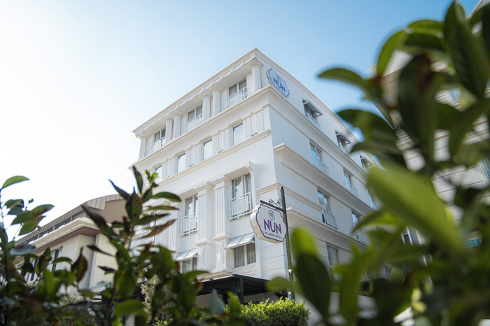 anti slipper in nun by laren hotels, rasha step anti slip black and yellow stripe for stair in hotel anti slip for surfaces in hotels, anti slip in antalya